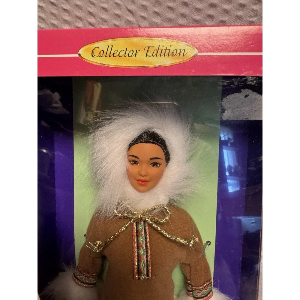 Vintage 1996 Collector Edition Arctic Barbie # 16495 New in Original Box